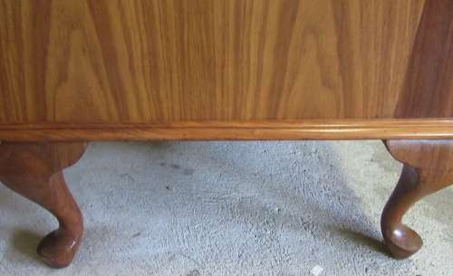 A SPECTACULAR LARGE VINTAGE QUEEN ANN SERVER/RADIO GRAM RESTING ON GORGEOUS QUEEN ANN LEGS!!!!