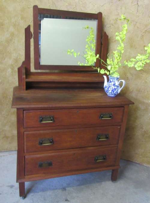 AN INCREDIBLE ANTIQUE SOLID  OAK 3-DRAWER WASH STAND/ TABLE WITH A MIRROR