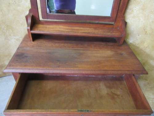 AN INCREDIBLE ANTIQUE SOLID  OAK 3-DRAWER WASH STAND/ TABLE WITH A MIRROR