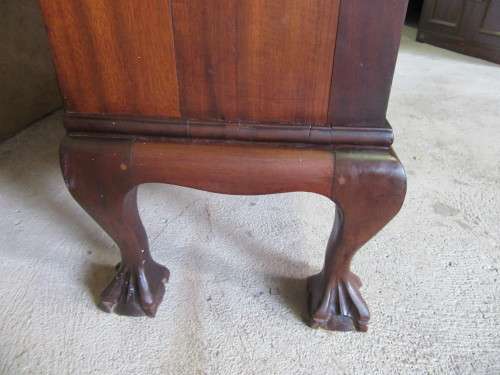 AN EXQUISITE IMBUIA GLASS ANTIQUE SHOWCASE WITH STUNNING DETAIL! MAGNIFICENT FURNITURE!!!