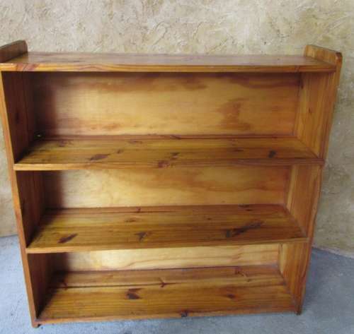 A FANTASTIC WOODEN BOOKSHELF FOR ALL YOUR BOOKS/CDS/DVD'S