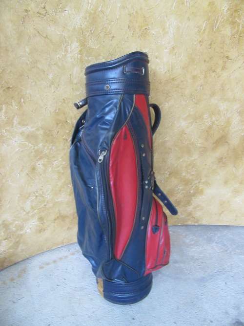 A FANTASTIC VINTAGE ICEMAN GOLF BAG IN GOOD CONDITION!!!