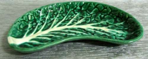 A fantastic Retro Portuguese Majolica Cabbage-Leaf  Serving Plate,