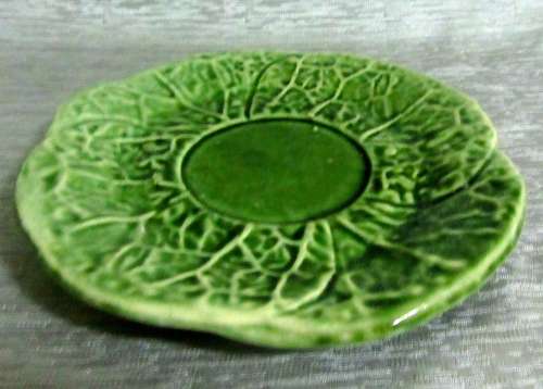 A fantastic Retro Portuguese Majolica Cabbage-Leaf  Serving Plate,