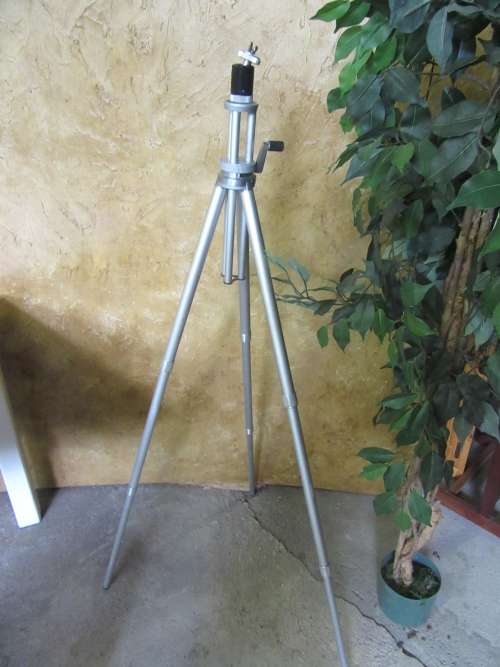A FANTASTIC LIGHT WEIGHT ALUMINUM EXTENDABLE TRI POT