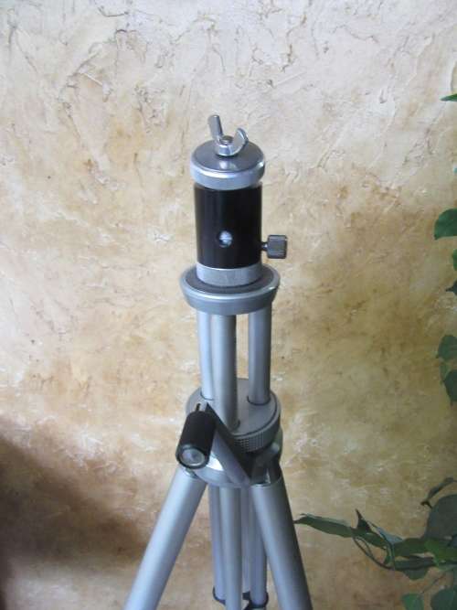 A FANTASTIC LIGHT WEIGHT ALUMINUM EXTENDABLE TRI POT