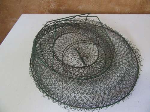 Four Sections Folding Round Metal Frame Nylon Mesh Crab Fish Net Fishing Landing Pot Green