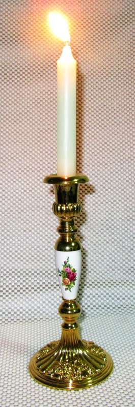 TWO STYLISH RARE ROYAL DOULTON - OLD COUNTRY ROSES/SILVER & GOLD COLLECTABLE CANDLE STICKS BID PER E