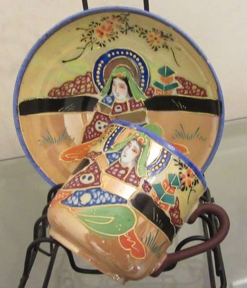 STYLISH ORIENTAL PORCELAIN DEMITASSE CUP & SAUCER LOVE THE RICH COLORFUL DESIGN OF ORIENTAL PORCELAI