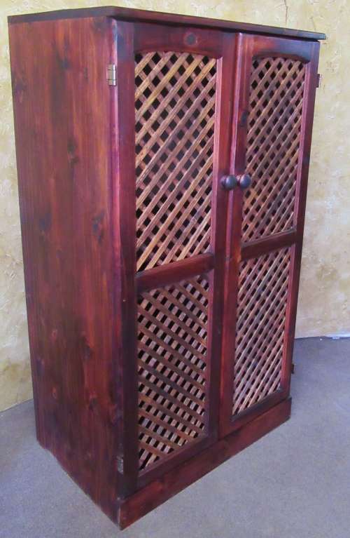 A FABULOUS TALL CABINET WITH STUNNING SLATED DAWERS - PERFECT DRINKS OR TV CABINET