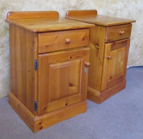 TWO GORGEOUS COTTAGE STYLE BED SIDE CABINETS IN GOOD CONDITION BID PER EACH