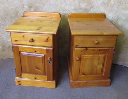 TWO GORGEOUS COTTAGE STYLE BED SIDE CABINETS IN GOOD CONDITION BID PER EACH