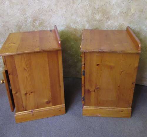 TWO GORGEOUS COTTAGE STYLE BED SIDE CABINETS IN GOOD CONDITION BID PER EACH