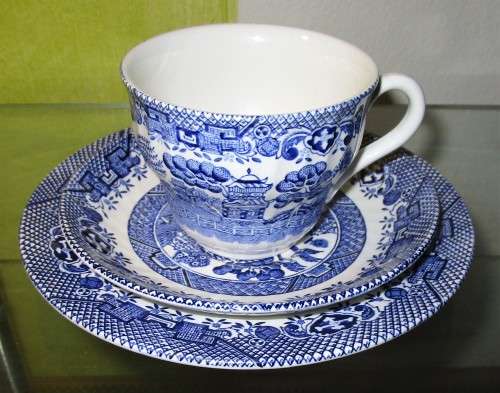 A classic design: the 1940 s earthenware STAFFORDSHIRE BARRATT'S Trio - in blue and white print
