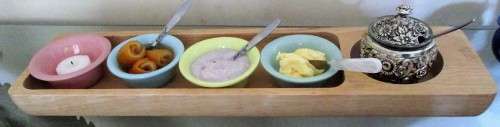 Fantastic Wooden Platter Serving Board Perfect for snacks and dipping sauces!