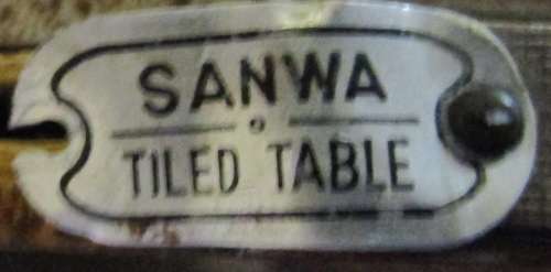 AN AMAZING VINTAGE SANWA TILED SIDE TABLE WITH THREE STUNNING SHARP LEGS