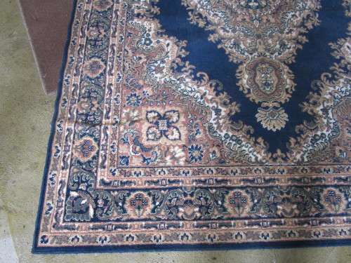 GORGEOUS MACHINE WOVEN CARPET 2.78 x 1.9 BEAUTIFUL RICH COLOURS