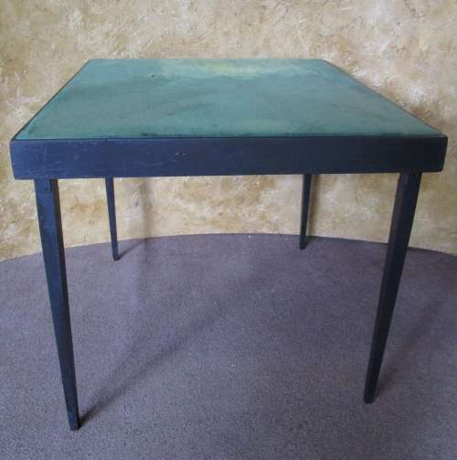 A FANTASTIC VINTAGE FOLD UP CARD TABLE - HANDY TABLE TO HAVE THAT YOU CAN USE FOLD UP AND STORE EASY