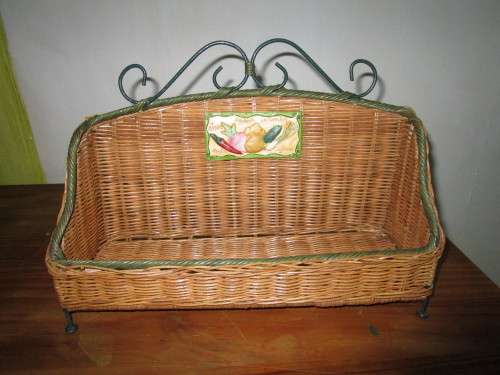 A Gorgeous Country style Oval Wicker Basket with Handles and Ceramic decorative plaque,  Perfect for