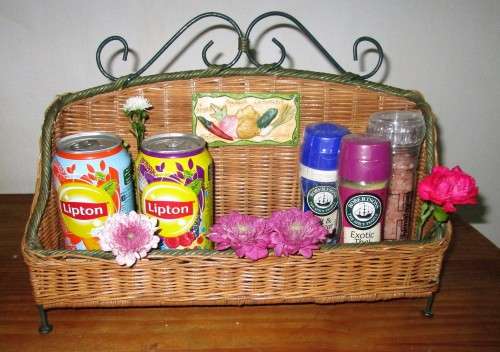 A Gorgeous Country style Oval Wicker Basket with Handles and Ceramic decorative plaque,  Perfect for