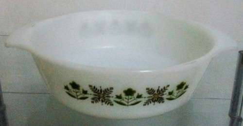 A VINTAGE CASSEROLE DISH 436 ANCHOR HOCKING FIRE KING OVEN PROOF MADE IN THE USA