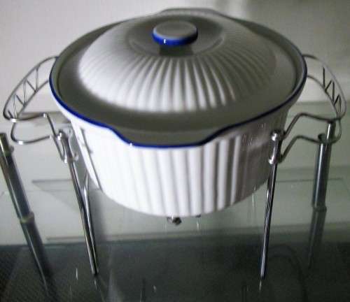This expanding pot stand easily accommodates a range of shapes and sizes