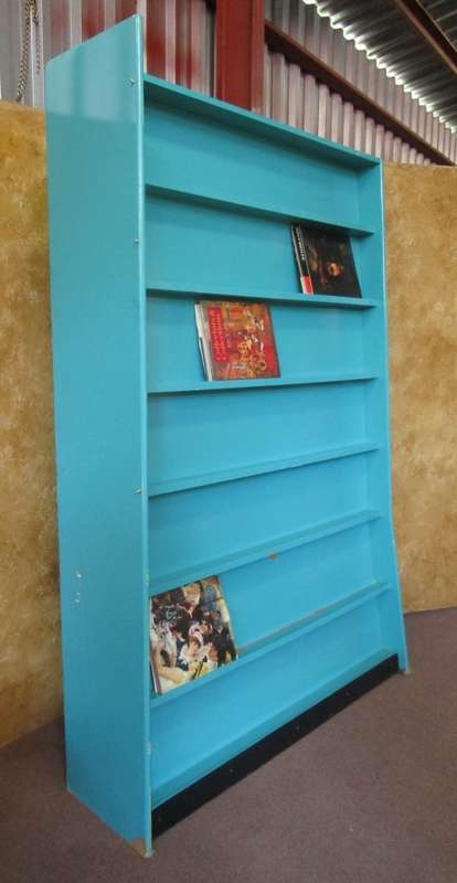A LARGE TALL SHELF PERFECT TO DISPLAY A BOOK COLLECTION OR PORCELAIN PLATES