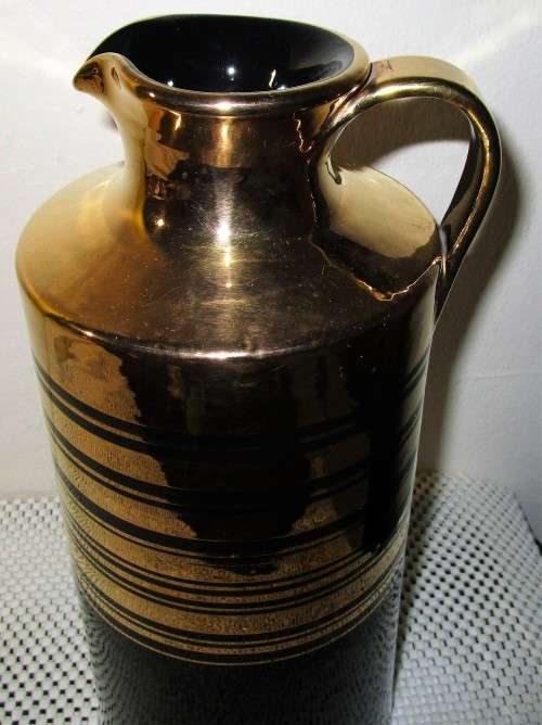LARGE DECORATIVE CERAMIC POT WITH BEAUTIFUL GOLD & BLACK DESIGN