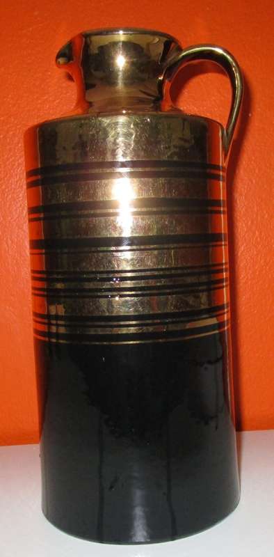 LARGE DECORATIVE CERAMIC POT WITH BEAUTIFUL GOLD & BLACK DESIGN