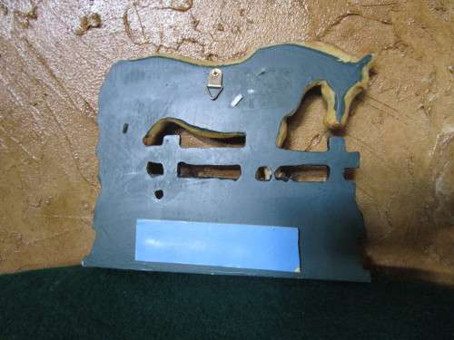 A BEAUTIFUL HORSE DESIGN WALL MOUNTED KEY RING HOLDER