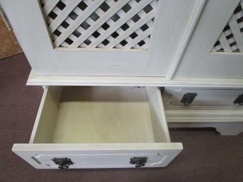 WOW A EXQUISITE LARGE CUPBOARD WITH STUNNING SLATTED DOORS AN DRAWER - STATEMENT PIECE