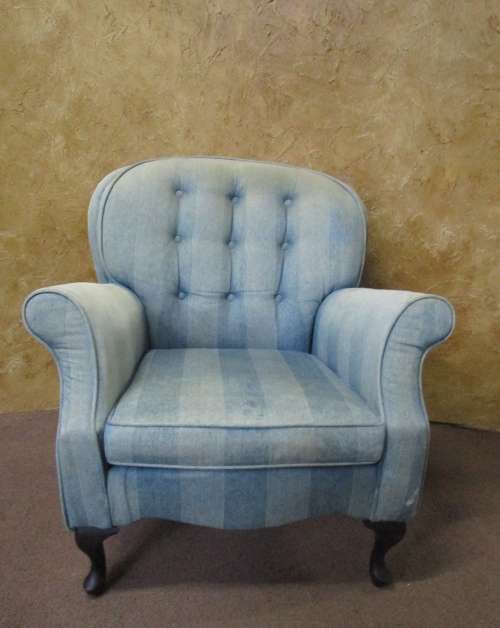 A MARVELOUS QUEEN ANN OCCASIONAL CHAIR RECOVER IT IN YOUR CHOICE OF FABRIC EXTREM COMFORTABLE