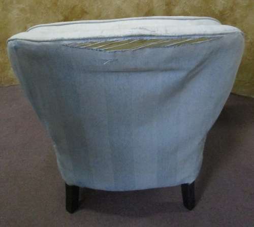 A MARVELOUS QUEEN ANN OCCASIONAL CHAIR RECOVER IT IN YOUR CHOICE OF FABRIC EXTREM COMFORTABLE