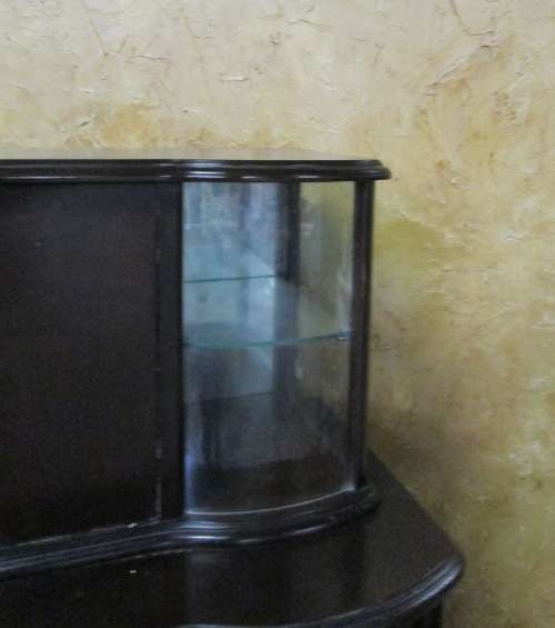 AN EXQUISITE VINTAGE SOLID IMBUIA BALL & CLAW RADIOGRAM CABINET - WITH A BAR CUPBOARD & DISPLAY
