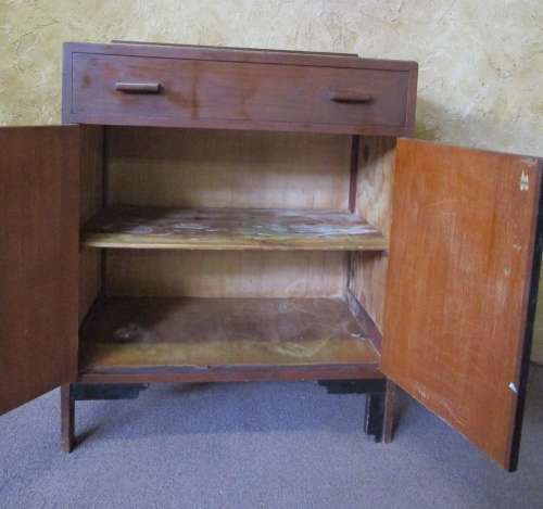 A FANTASTIC VINTAGE/ANTIQUE CUPBOARD  WITH TWO DOORS & TWO DRAWERS