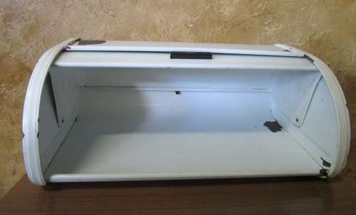 A STUNNING VINTAGE ENAMEL BREAD BIN, LOVELY AS A FEATURE IN YOUR COUNTRY KITCHEN!!