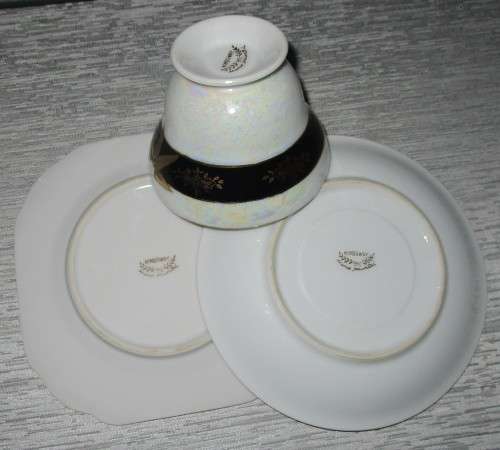 Stunning KINGS WAY porcelain Trio with a stunning navy design with touches of gold - Elegant!!!