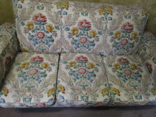 WOW A LOVLEY VINTAGE THREE SEATER COUCH WITH ORIGINAL SPRINGS SO COMFORTABLE