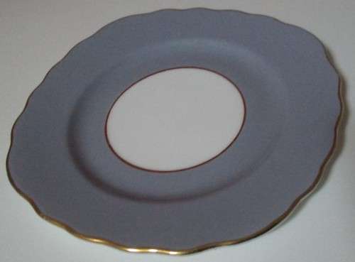 A STUNNING BONE CHINA PORCELAIN SIDE PLATE BY COLCLOUGH MADE IN ENGLAND
