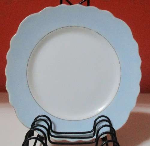 A STUNNING BONE CHINA PORCELAIN SIDE PLATE BY BOUQUET - HAND PAINTED