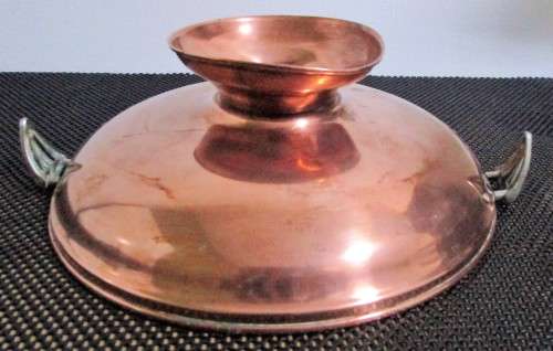 STUNNING ANTIQUE COPPER BOWL ON A STAND WITH BEAUTIFUL BRASS HANDLES - A REALLY STUNNING PIECE