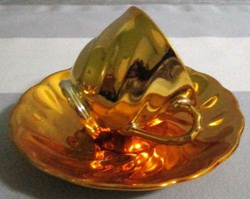 ELGANT & STYLISH A GOLDEN COLOR PORCELAIN CUP & SAUCER - FABULOUS