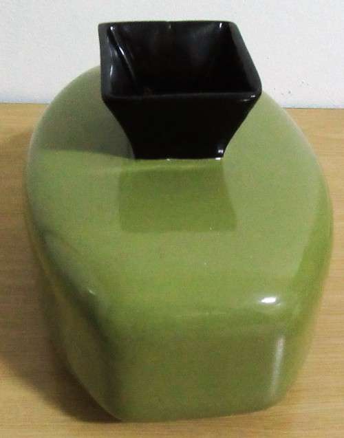 A MARVELOUS ART VASE BY SAMOU FINISHED IN AVO COLOR - STATEMENT PIECE