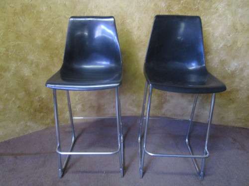 TWO LOVLEY RETRO LOOKING HIGH CHAIRS PERFECT FOR A KITCHEN & BAR BID PER EACH