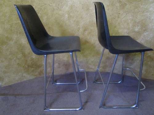 TWO LOVLEY RETRO LOOKING HIGH CHAIRS PERFECT FOR A KITCHEN & BAR BID PER EACH