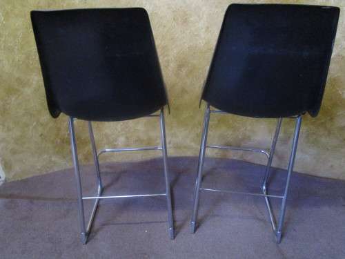 TWO LOVLEY RETRO LOOKING HIGH CHAIRS PERFECT FOR A KITCHEN & BAR BID PER EACH