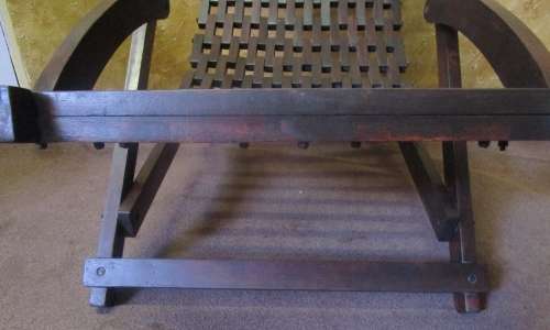 WOW A A LOVLEY LARGE WOODEN LOUNGER CHAIR WITH WEAVED BLOCKS FOR THE SEAT