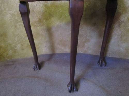 A BEAUTIFUL VINTAGE BALL & CLAW IMBUIA HALF MOON DISPLAY/OCCASIONAL TABLE. GORGEOUS IN AN ENTRANCE!!