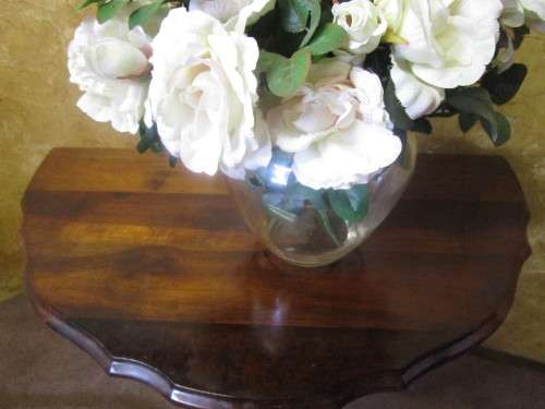 A BEAUTIFUL VINTAGE BALL & CLAW IMBUIA HALF MOON DISPLAY/OCCASIONAL TABLE. GORGEOUS IN AN ENTRANCE!!