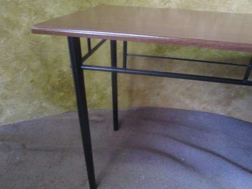 A CUTE FOUR SEATER TABLE AND CHAIRS FOR A SMALLER ROOM ONE BID FOR ALL